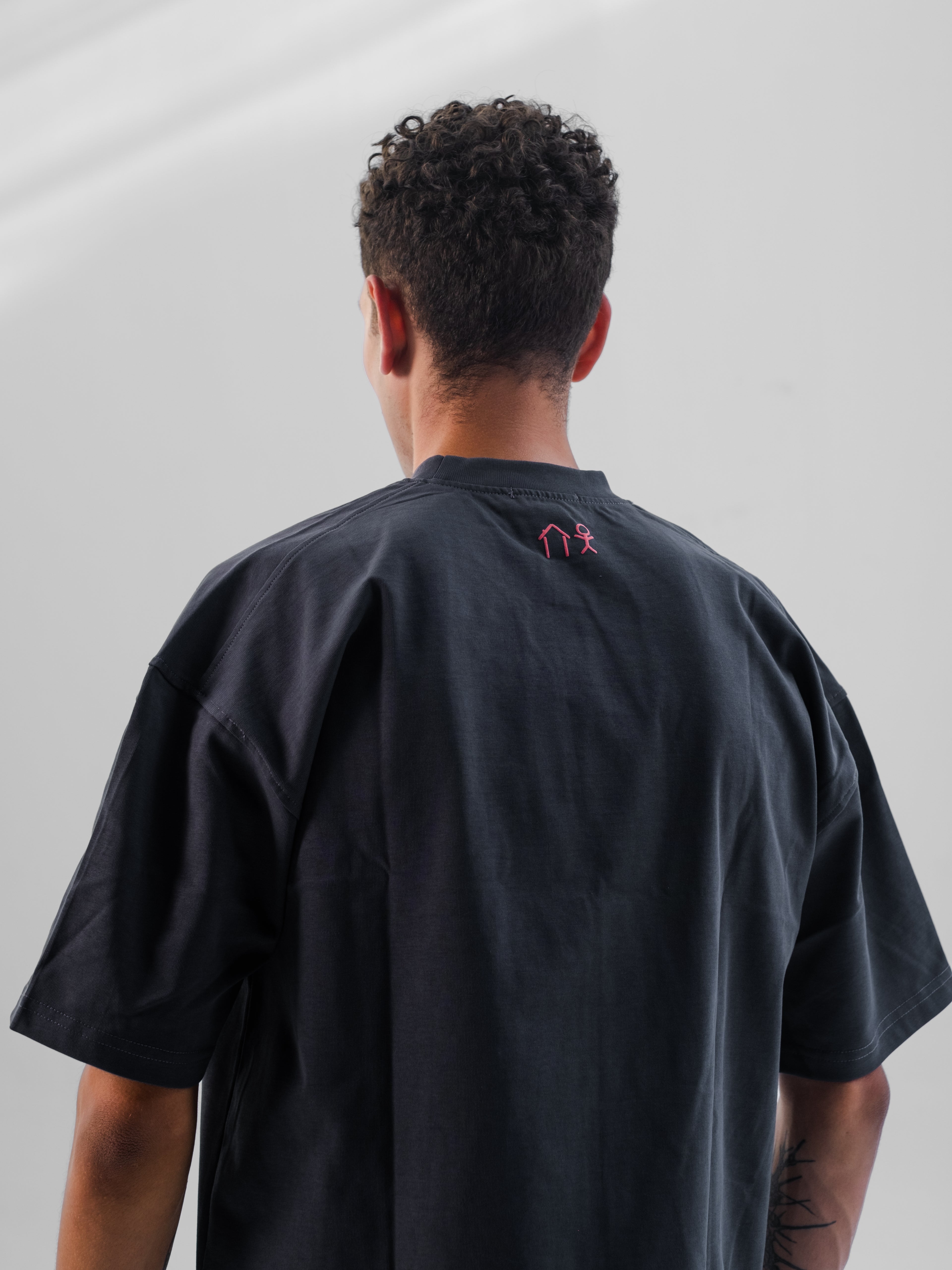 CONTRAST STEEL OG TEE