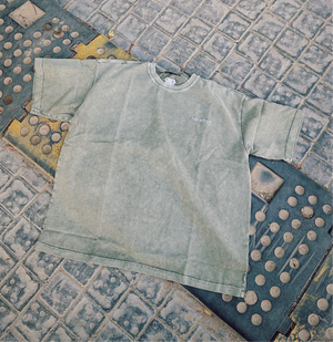 PEBBLE ACID WASH TEE