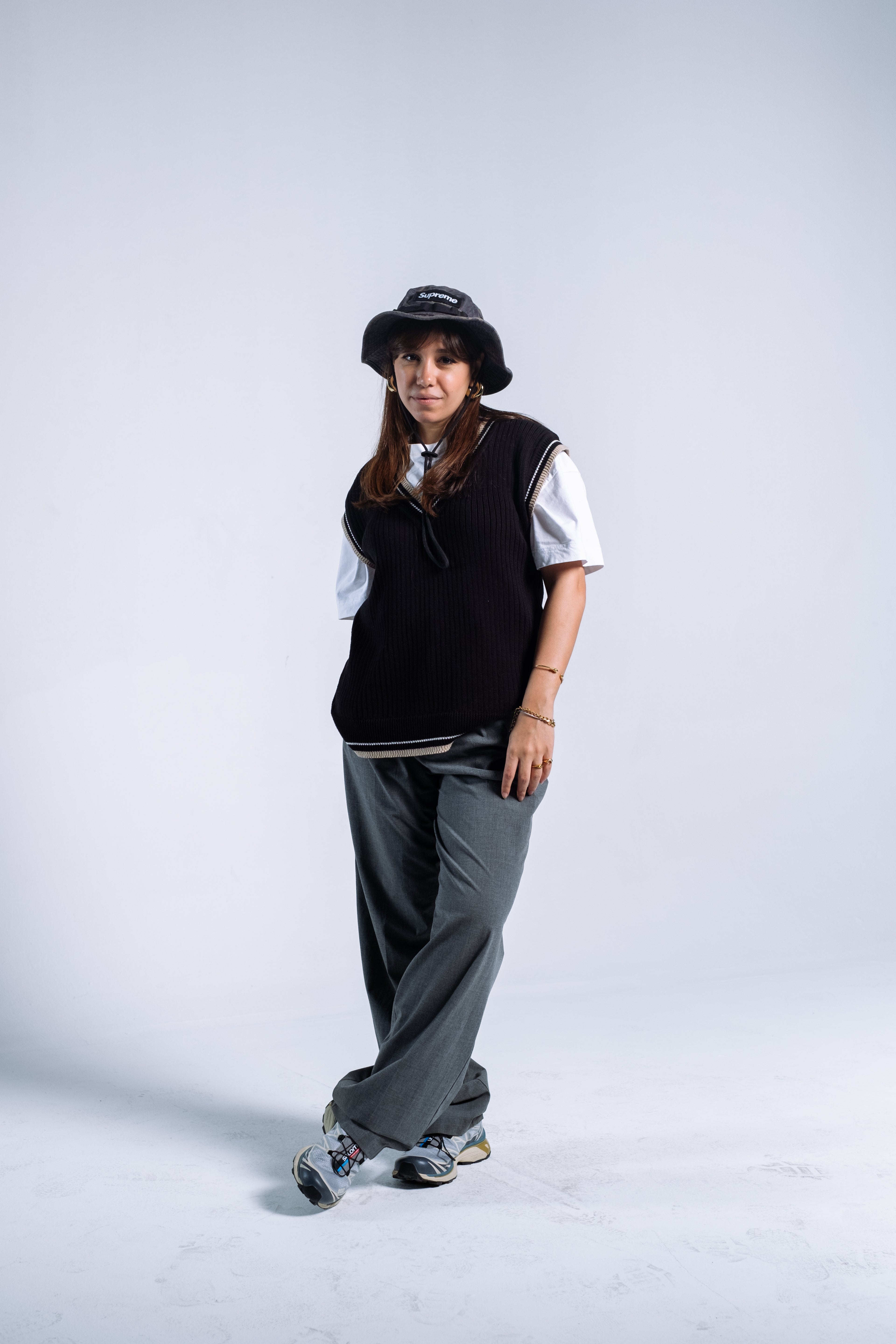 BLACK KNIT SLEEVELESS JUMPER